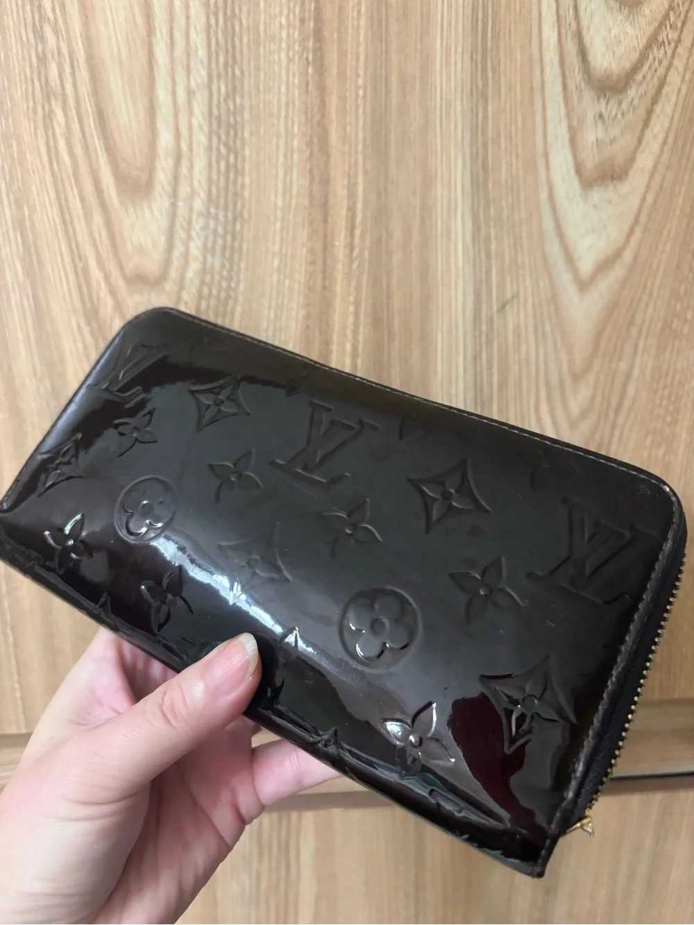 Authentic Louis Vuitton Monogram Vernis Long Wallet